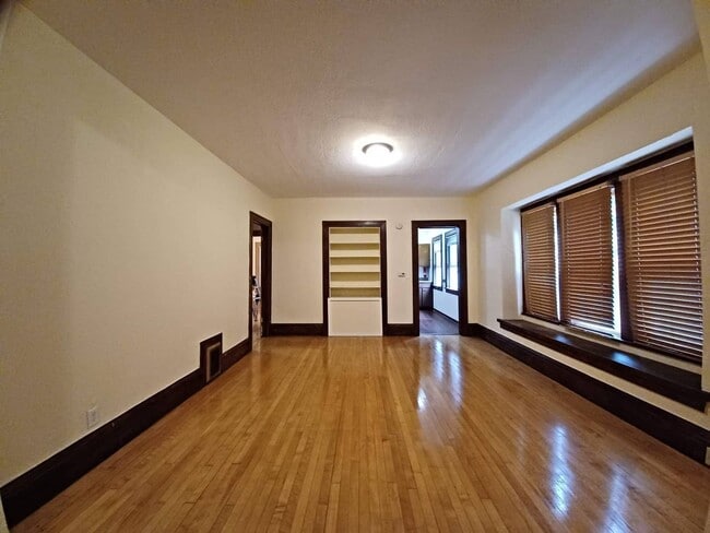 1259 N Main St in Rockford, IL - Building Photo - Building Photo