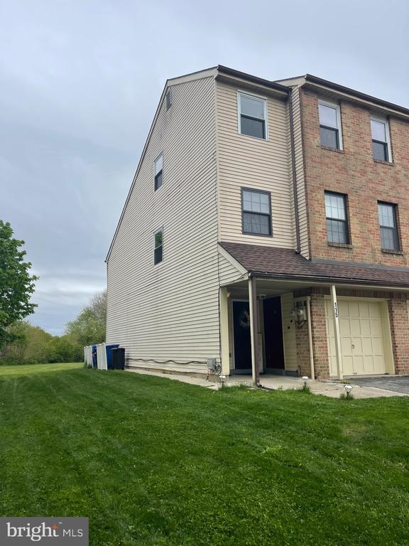 115 Chaucer Rd in Mount Laurel, NJ - Building Photo - Building Photo