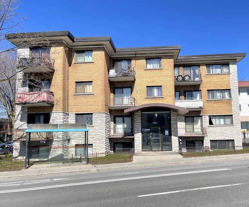 3801 Henri-Bourassa Boul E in Montréal, QC - Building Photo