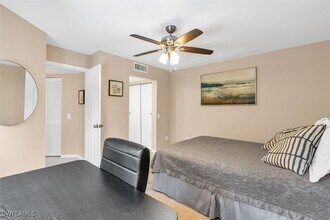 16001 Amberwood Lake Ct in Ft. Myers, FL - Foto de edificio - Building Photo