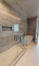 1800 N Field St in Dallas, TX - Building Photo - Building Photo