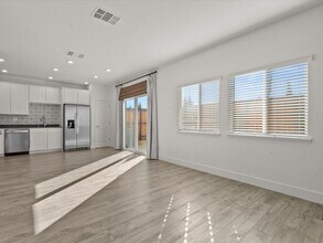 1929 Silicone Dr in Sparks, NV - Building Photo - Building Photo