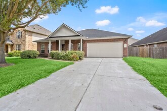 7803 Blue Lake Dr in Rosenberg, TX - Building Photo - Building Photo