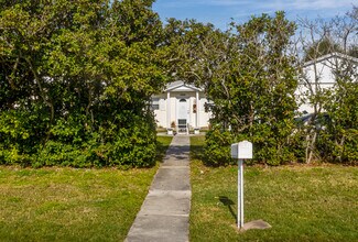 17049 1st St E in North Redington Beach, FL - Building Photo - Building Photo