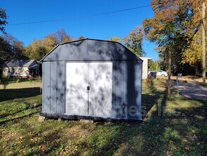 127 Boston Ct in Louisville, KY - Building Photo - Building Photo