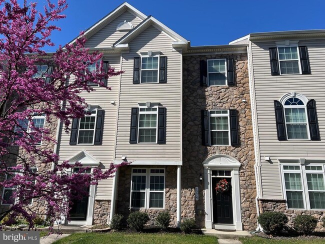 property at 1774 Compton Ct