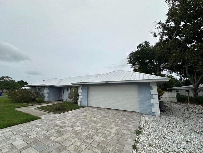 404 21st St SE in Vero Beach, FL - Building Photo - Building Photo