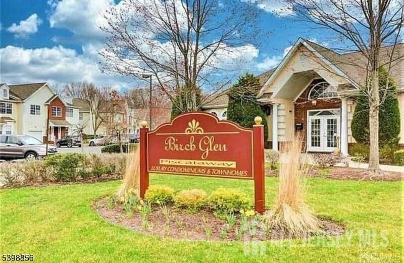 189 Sunshine Dr in Piscataway, NJ - Building Photo