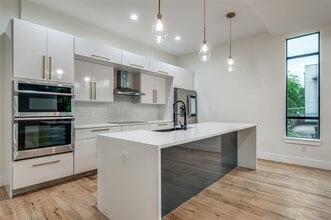 4406 Munger Ave in Dallas, TX - Building Photo - Building Photo