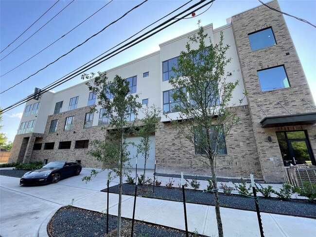 property at 2727 Houston Ave