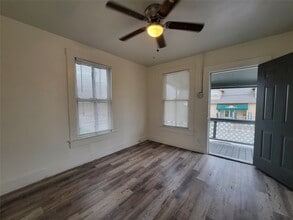 3913 Winnie St in Galveston, TX - Building Photo - Building Photo