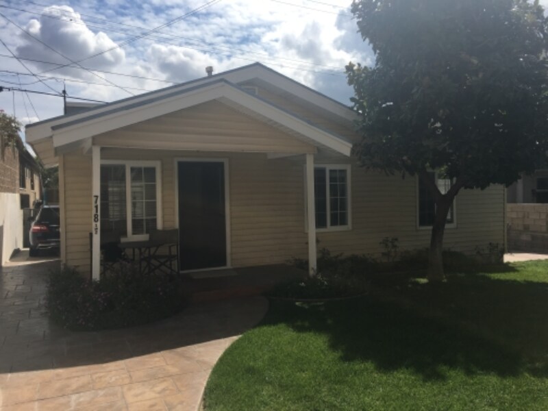 718 1/2 E San Jose Ave in Burbank, CA - Building Photo