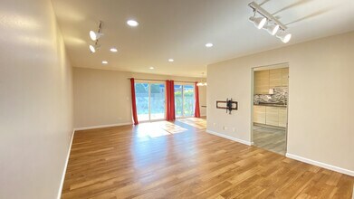 4825 Kimball Hill Dr in Rolling Meadows, IL - Building Photo - Building Photo
