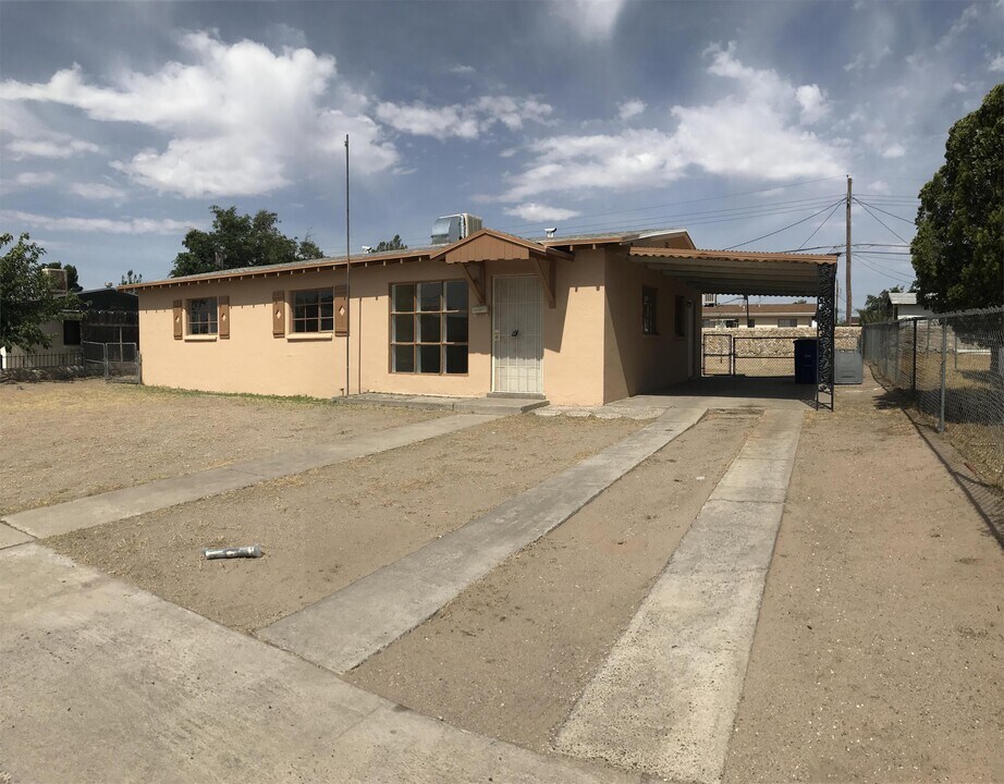 953 Lomita Dr in El Paso, TX - Building Photo