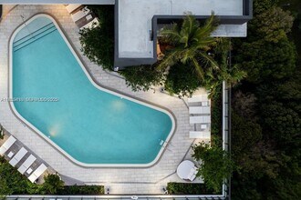 23 NE 17th Ter in Miami, FL - Foto de edificio - Building Photo