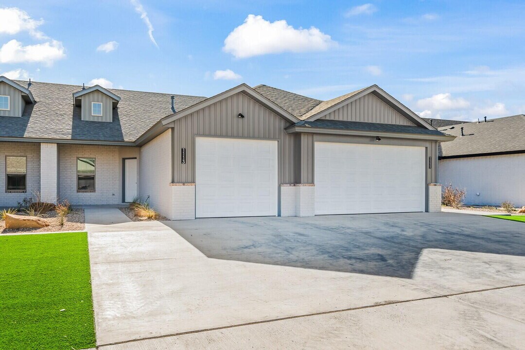 1113 N 7th St in Wolfforth, TX - Building Photo