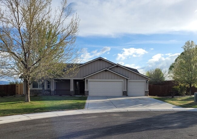 839 Laca St in Dayton, NV - Building Photo - Building Photo