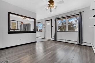 113 Tulsa Trail in Hopatcong, NJ - Building Photo - Building Photo