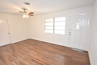 9630 Truscon Dr in Houston, TX - Building Photo - Building Photo