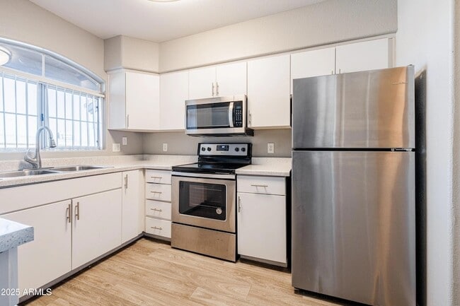 5151 E Guadalupe Rd, Unit A1 in Phoenix, AZ - Foto de edificio - Building Photo