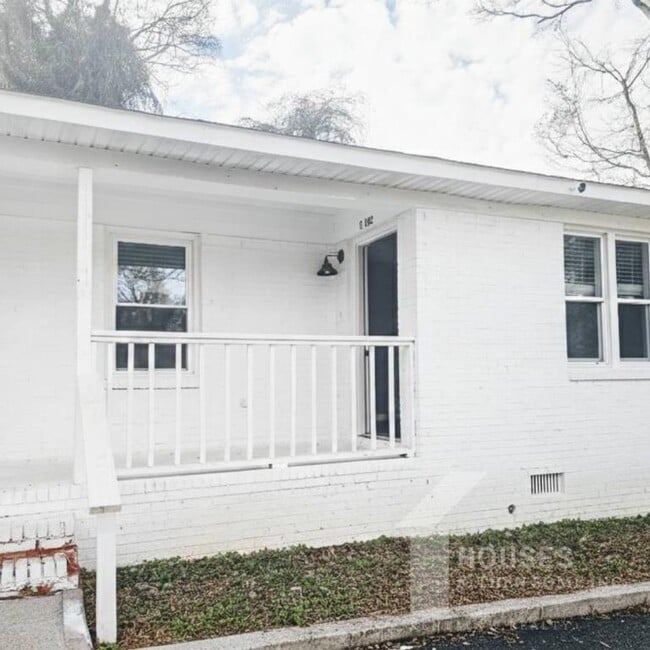 property at 511 Hampton Ave