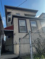 11 Beach St in Mount Vernon, NY - Building Photo