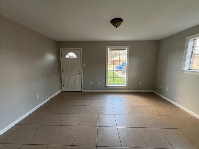 8550 Valor Dr in Chalmette, LA - Foto de edificio - Building Photo