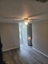 5459 Old Thomasville Rd in Archdale, NC - Foto de edificio - Building Photo