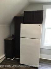 1037 E Oakland Ave in Lansing, MI - Building Photo - Building Photo