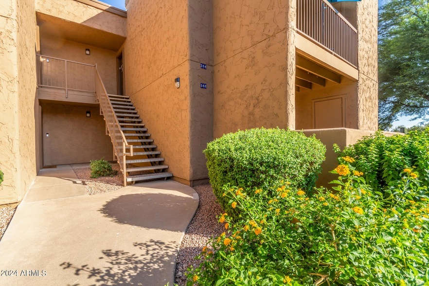 8256 E Arabian Trail, Unit 0331 in Scottsdale, AZ - Building Photo