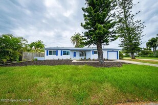 319 Coral Reef Dr in Satellite Beach, FL - Building Photo