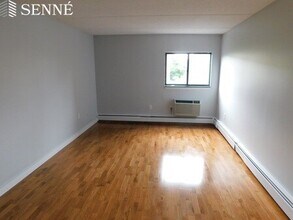 12 Ellery St, Unit 105 in Cambridge, MA - Foto de edificio - Building Photo