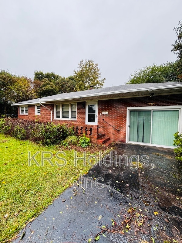 property at 1905 Perrel St