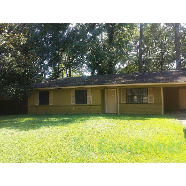 247 Shiloh Dr in Jackson, MS - Building Photo