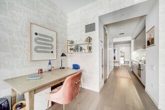 305 E 51st St in New York, NY - Building Photo - Building Photo