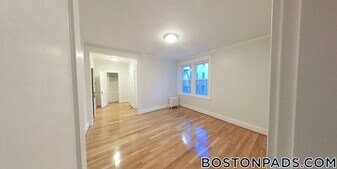 1450 Commonwealth Ave in Boston, MA - Building Photo