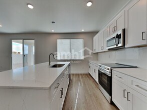 9723 W Parkway Dr in Tolleson, AZ - Foto de edificio - Building Photo