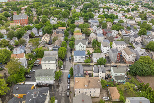 2 Trenton St in Providence, RI - Foto de edificio - Building Photo