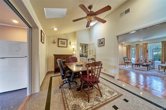 property at 433 S Bundy Dr
