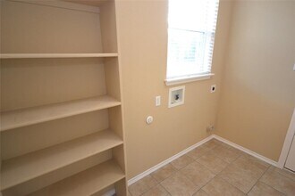 400 Washington Square Dr in Leander, TX - Building Photo - Building Photo