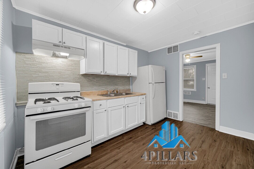 1404 Federal Ave in La Porte, IN - Building Photo