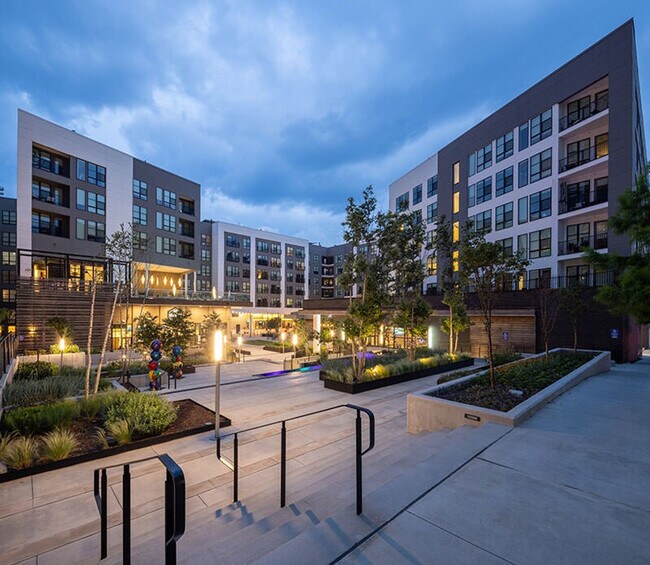 3325 Buckhead Forest Mews in Atlanta, GA - Building Photo - Building Photo