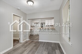 7094 Fisher Ave in Warren, MI - Building Photo - Building Photo