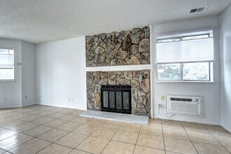 17600 E Loyola Dr in Aurora, CO - Building Photo - Building Photo