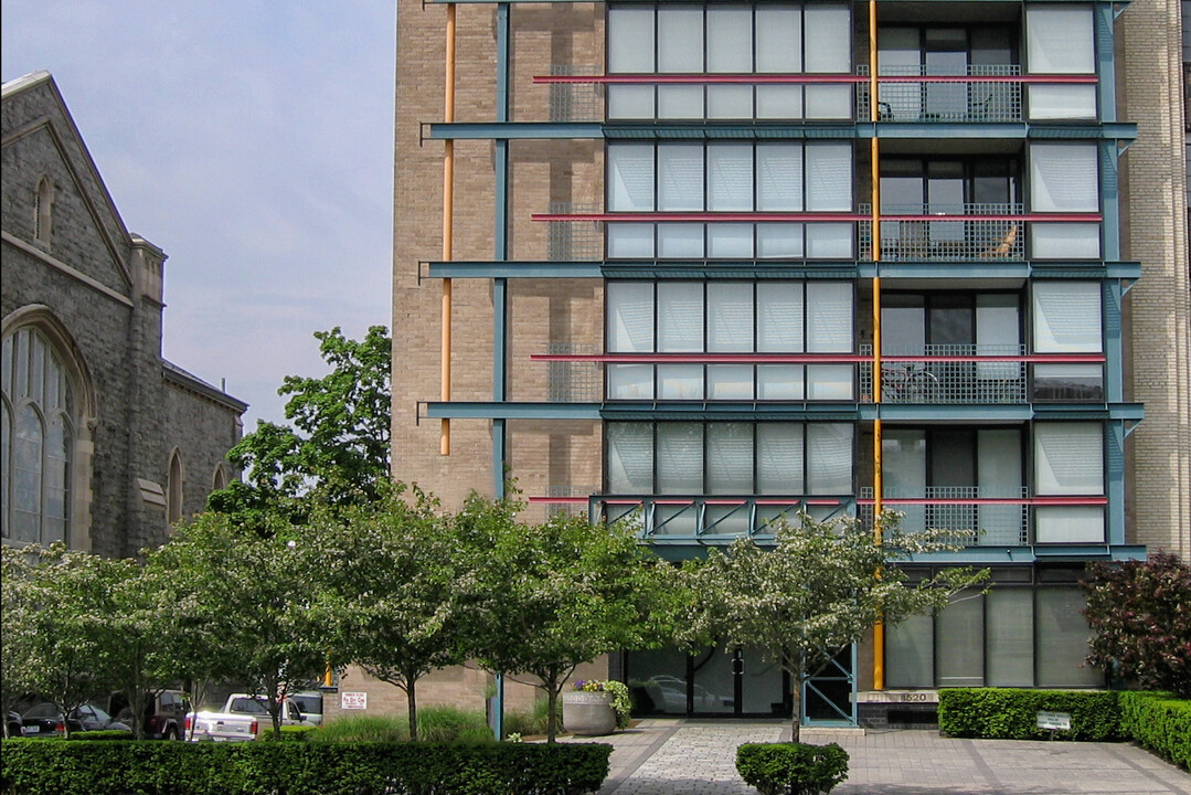 1520 16th St NW, Unit 702 in Washington, DC - Building Photo