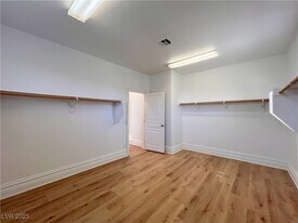 599 Center Green Dr in Las Vegas, NV - Building Photo