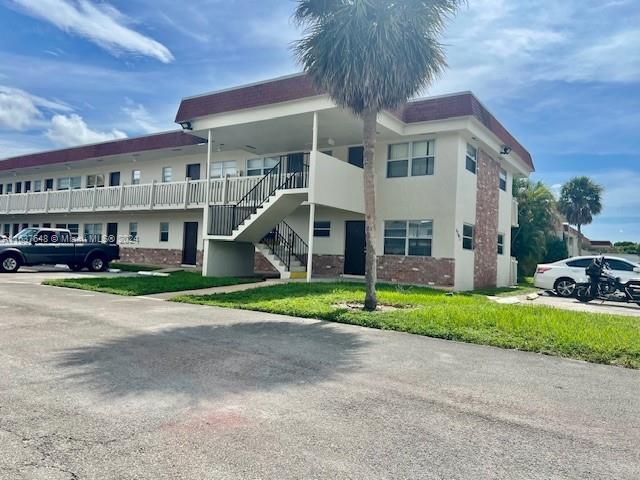 4163 SW 67th Ave, Unit 111C in Davie, FL - Building Photo