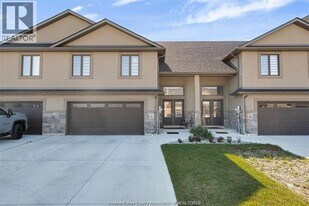 163 Lane St in Essex, ON - Building Photo