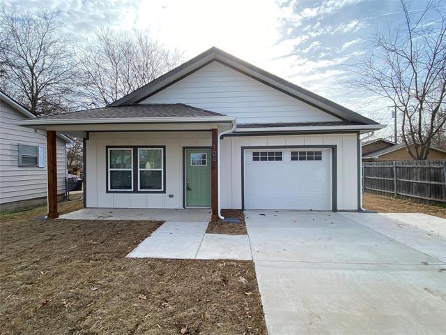 104 E Forest Ave in Sherman, TX - Building Photo