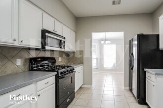 29307 Alba Rose Dr in Spring, TX - Foto de edificio - Building Photo